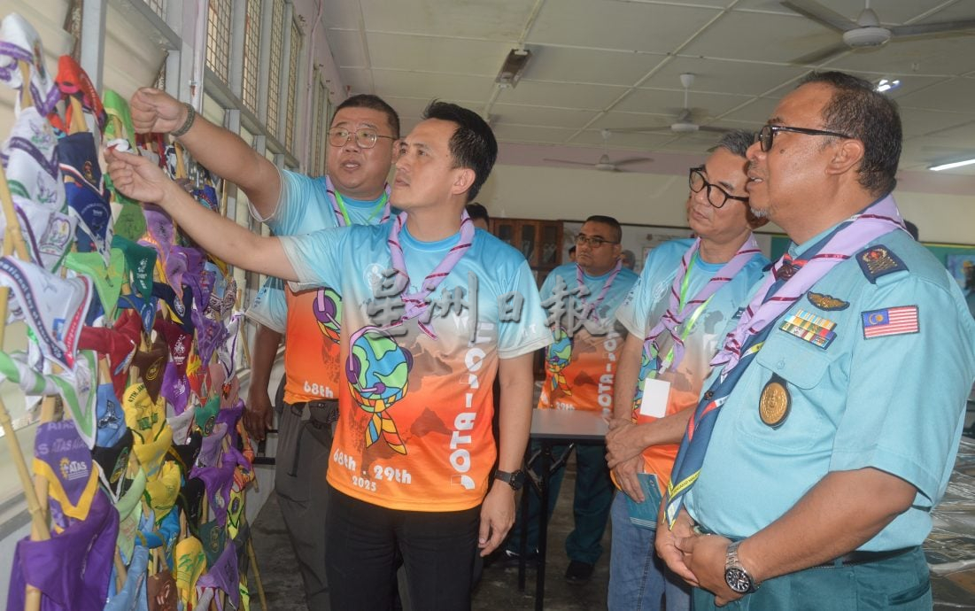 禁学生使用手机如“开倒车”  吴俊益：治标不治本