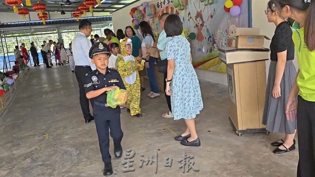 榕吉华小庆儿童节 董事长吁学生远离手机祸害 找回童年纯真笑容