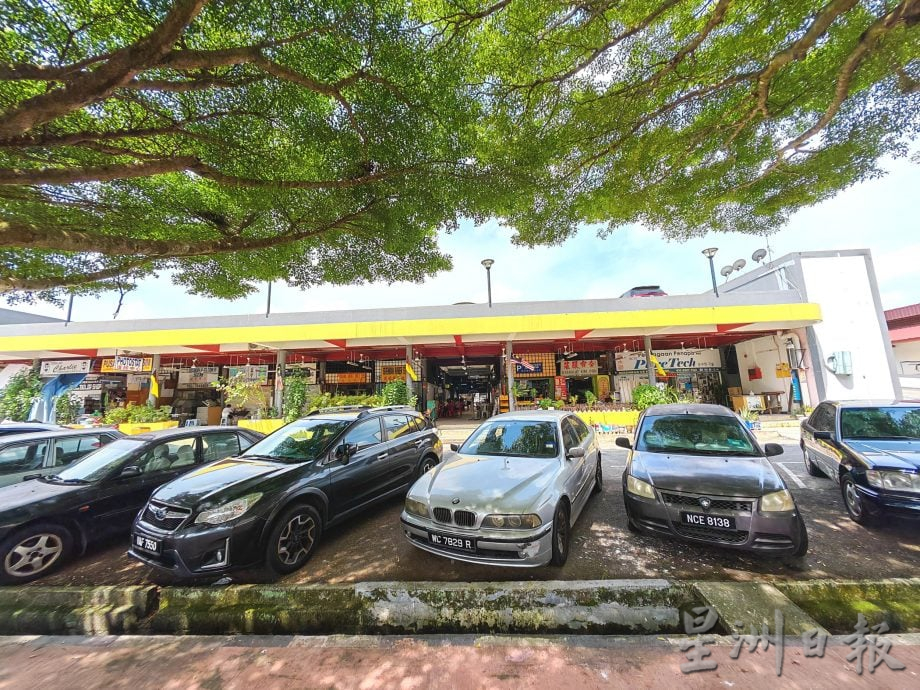 李三路小贩中心卫生恶化,承包商换了又换仍无改善