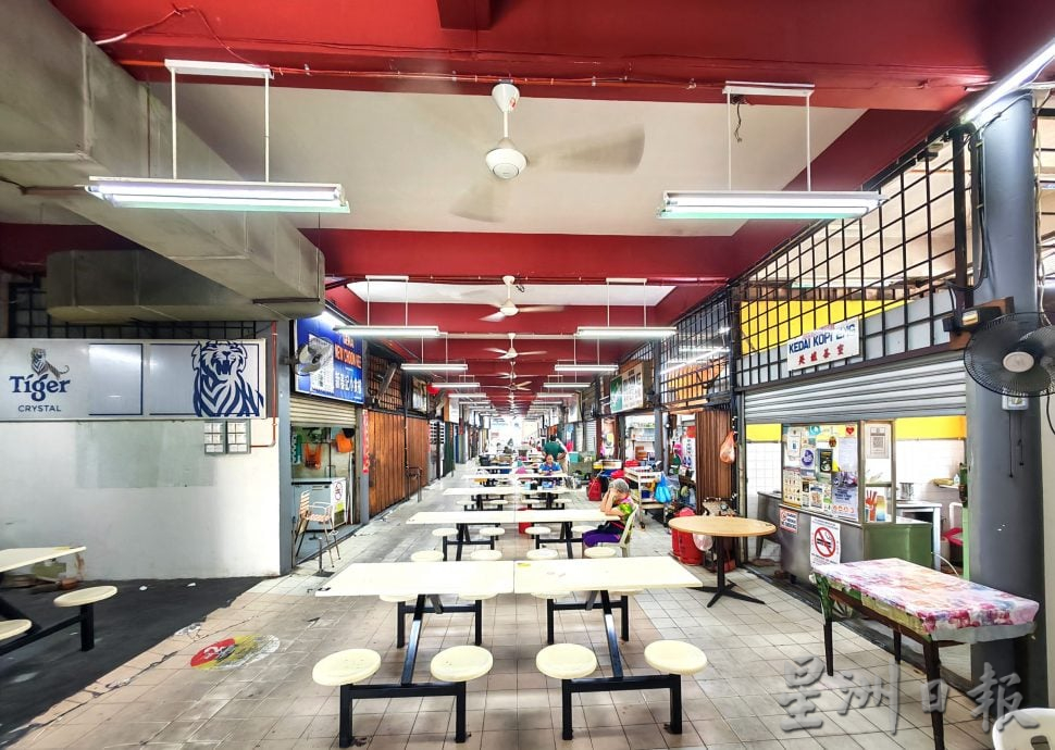 李三路小贩中心卫生恶化,承包商换了又换仍无改善