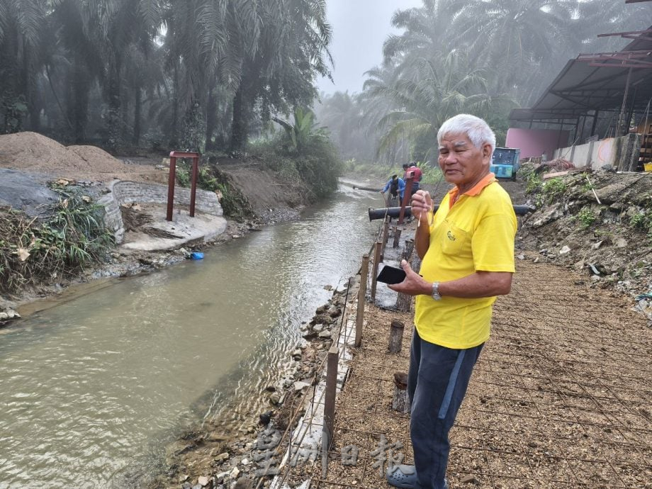 文积华光百年古庙耗资7万急设石墙护河堤