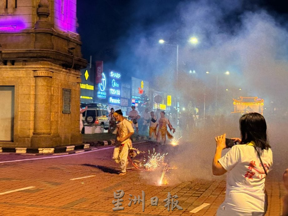 (大北马)大年数十间斗母宫迎九皇大帝圣驾 巫裔开直播向全网介绍华人文化