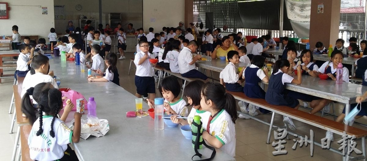 学生少无利可图 多所微小食堂无人经营