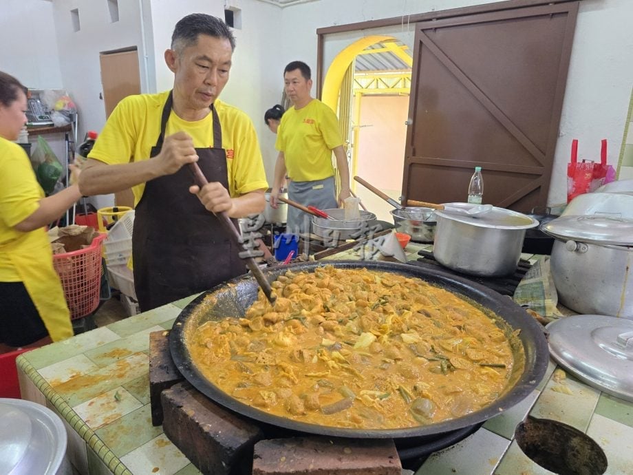 喜迎九皇爷诞，九皇宫广东话诵《北斗经》及广东斋菜广结善缘