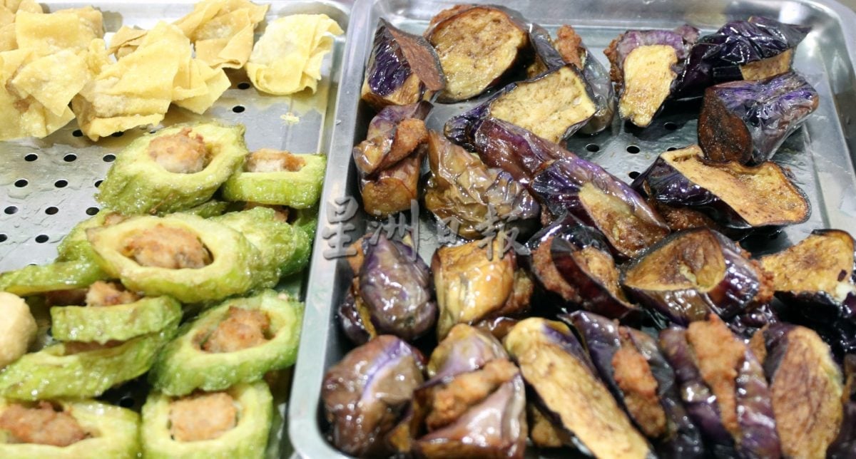 供星洲网:花城小食光:公市金发饭档三代掌厨,靠味道留住老顾客
