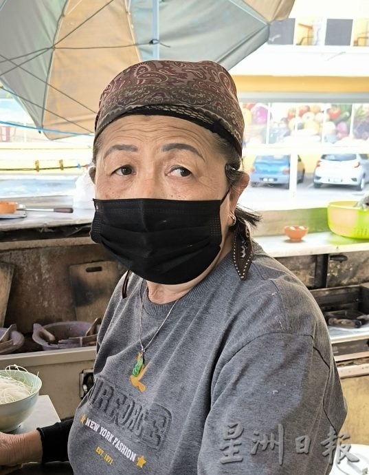 供星洲网/芙蓉二路口禁右转 驾驶者请注意!