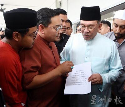 16组织提呈“五大重点”备忘录 力挺安华捍卫人道立场与振兴国策