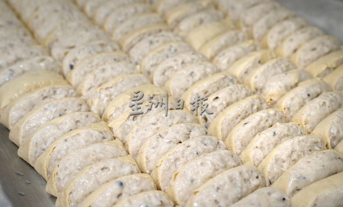 大霹雳封底主文/【人气美食】/★记料粉祖传“卜卜脆” 炸料飘香三代