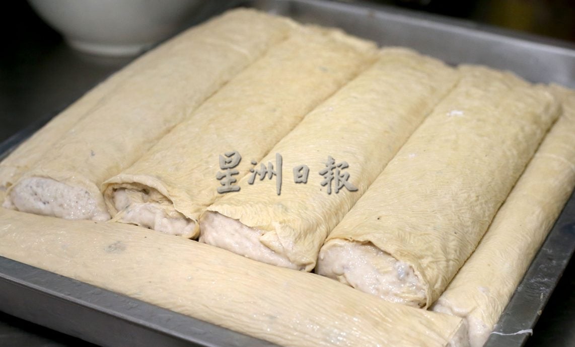 大霹雳封底主文/【人气美食】/★记料粉祖传“卜卜脆” 炸料飘香三代