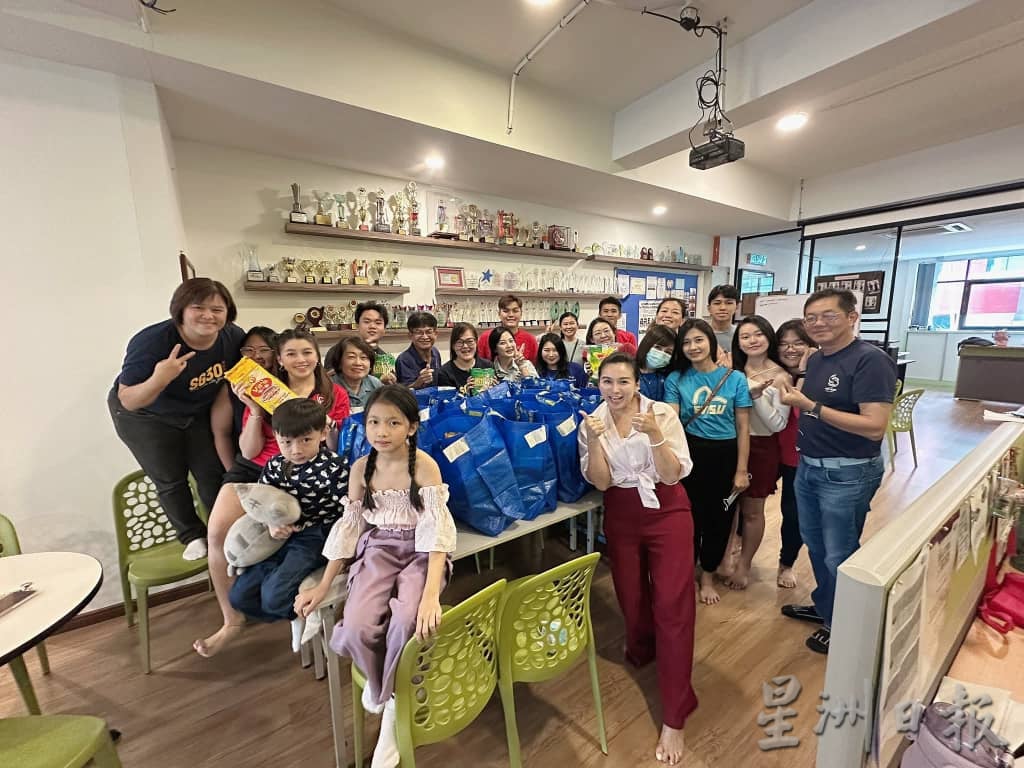 (26/10见报)有故事的人/梁德荣逆境成光
