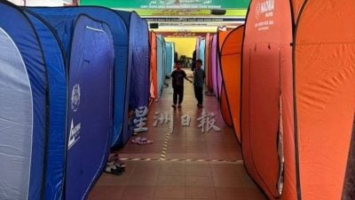 太平临时疏散中心  灾黎疑争物资起冲突