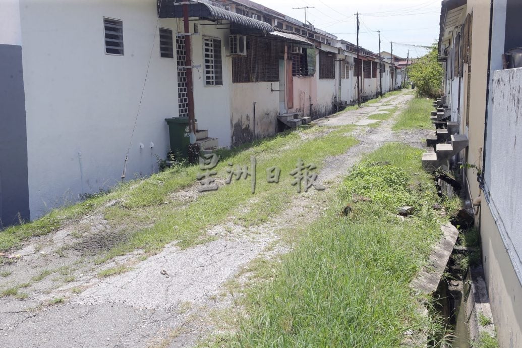 兵如港 德宾丁宜选区  逾140万拨款重铺维修道路