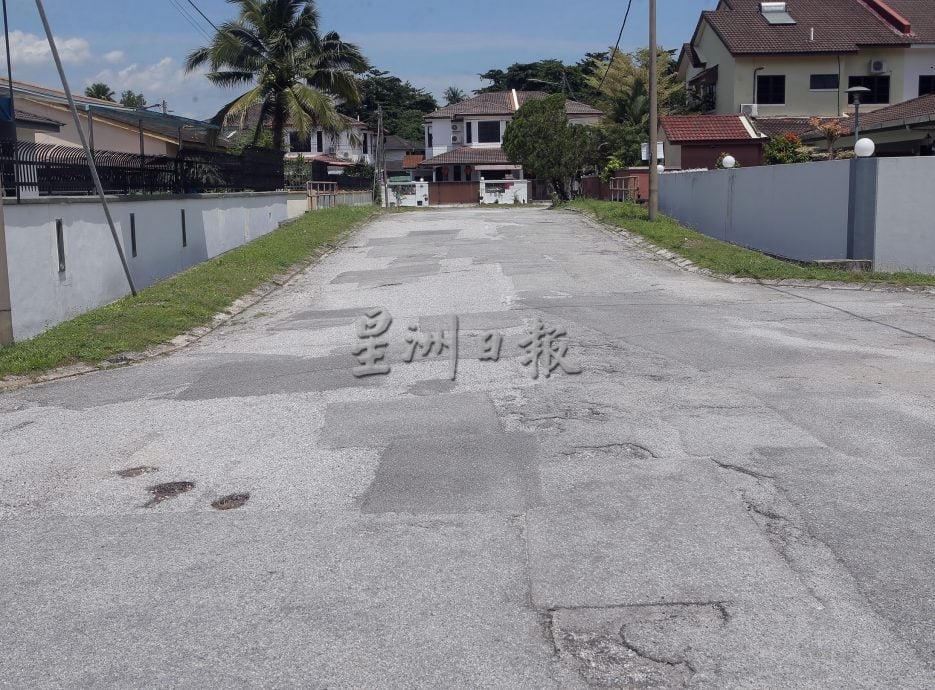 兵如港 德宾丁宜选区  逾140万拨款重铺维修道路