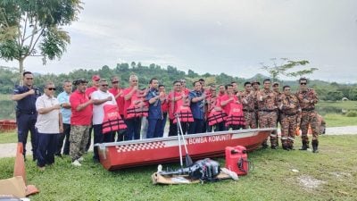 霹消拯局区4获2消防艇  加强社区应对灾情能力
