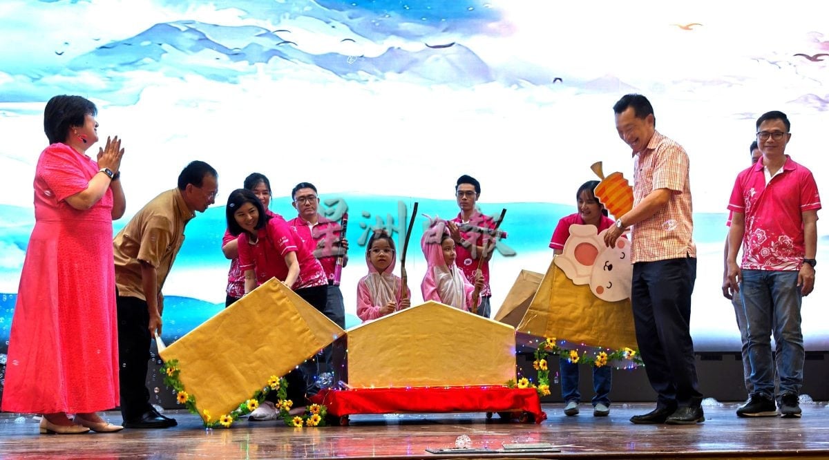 森州首校迎大马旅游年吉祥物 新华小学中秋庆典圆梦童心