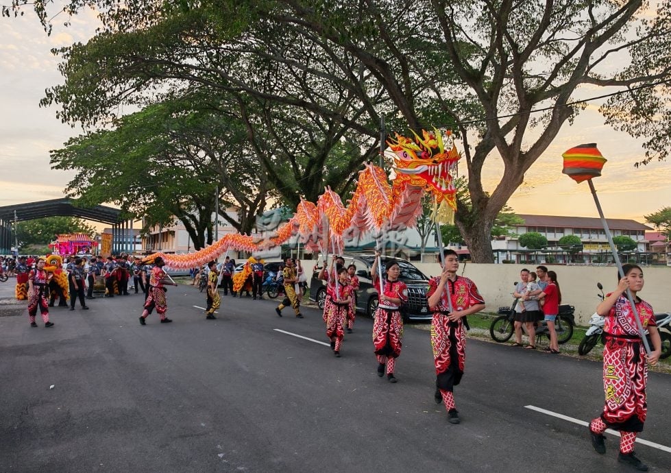 爱大华斗母宫九皇大帝神诞 逾千人参与众神出游求平安