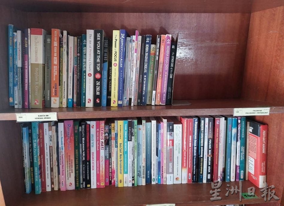 (古城第三版主文)蕴藏知识宝库的流动图书馆 供给郊区孩童和成人精神粮食