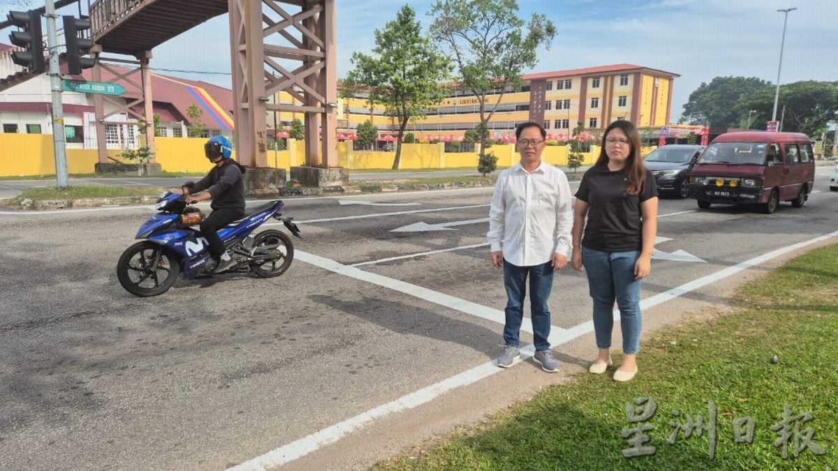 (古城)刘志俍建议高交通流量交通灯路口,增设摩托车等候格