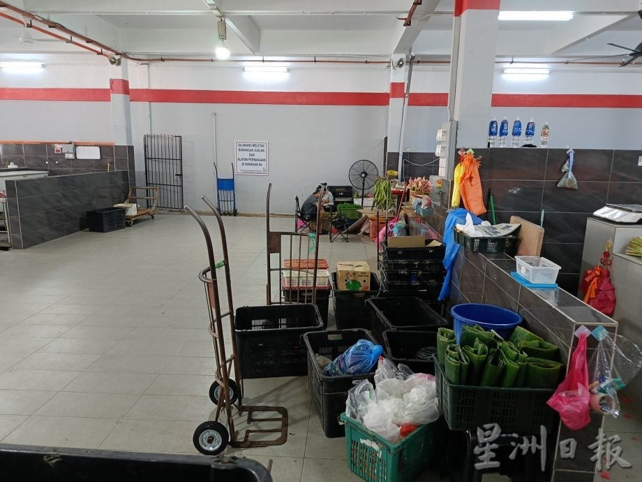 东：（未签发）关丹大巴刹装修提升后更差 商家小贩叹敢怒不敢言。