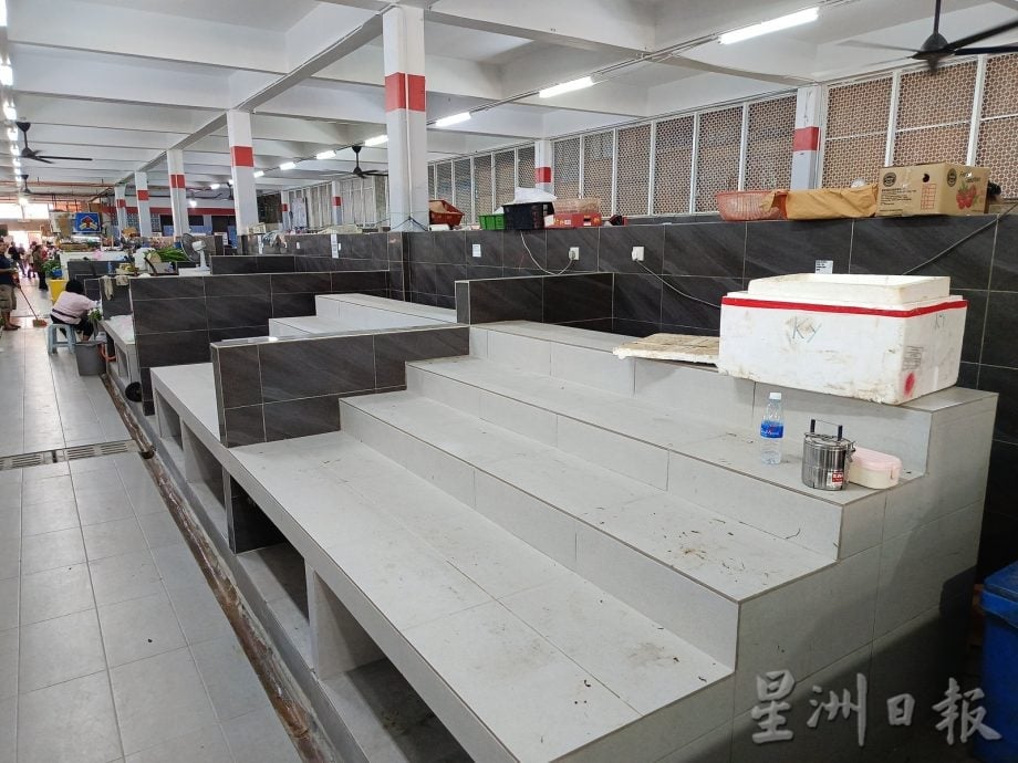 东：（未签发）关丹大巴刹装修提升后更差 商家小贩叹敢怒不敢言。