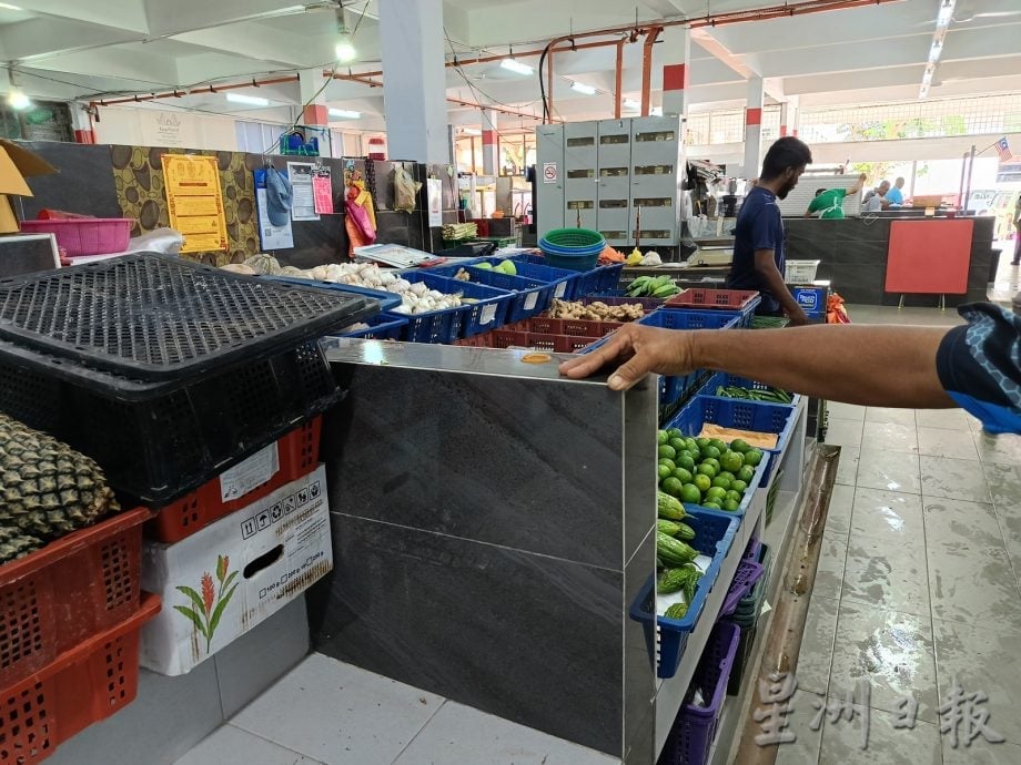 东：（未签发）关丹大巴刹装修提升后更差 商家小贩叹敢怒不敢言。