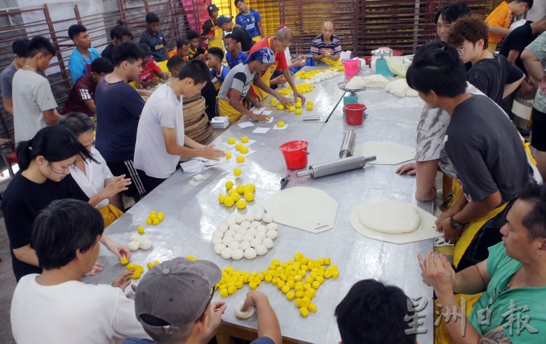 ★10月29日见报∕星角摄｜龟包的诞生得靠群众群力