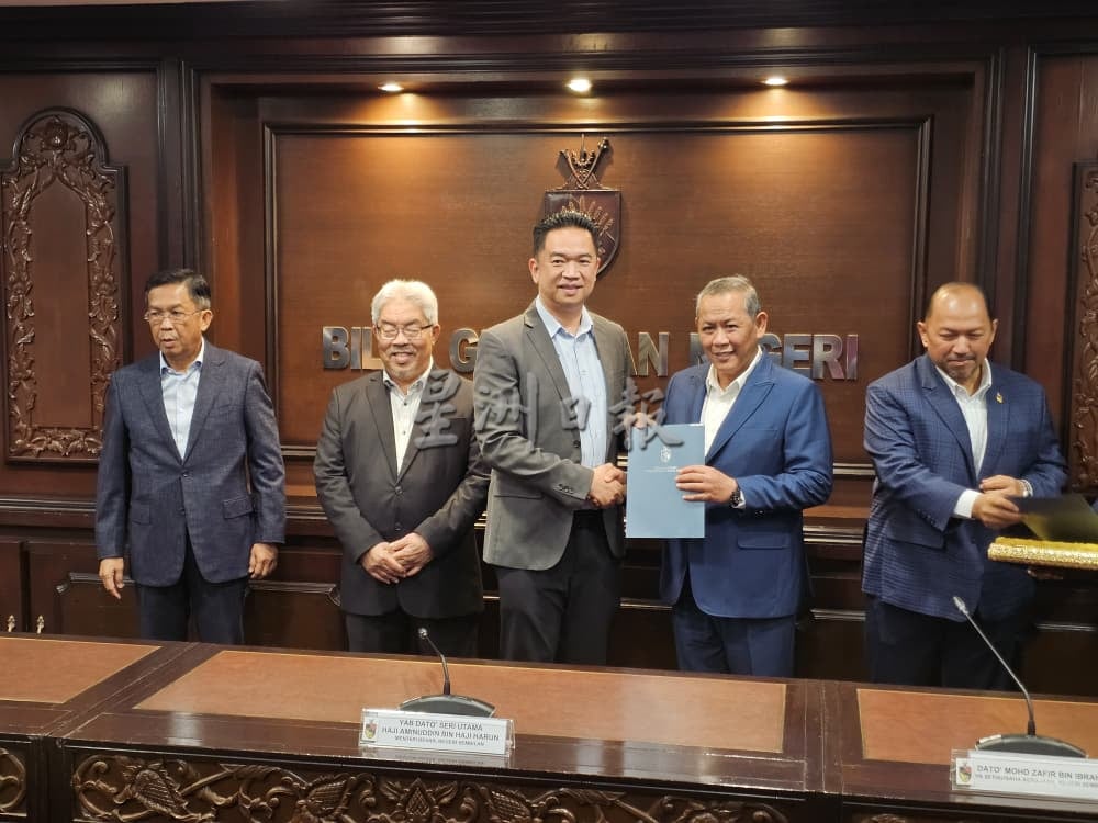 供星洲网/森州政府移交村长委任状 阿敏努丁:完整名单未出炉 有新脸孔出现