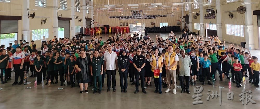 网络游戏暗藏诈骗陷阱 学生勿轻信陌生人