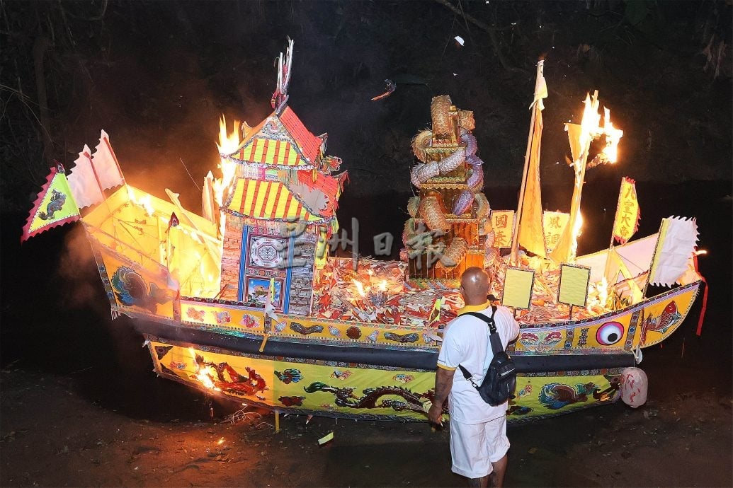 供星洲网/ 庇朥西天宫恭送九皇大帝圣驾回銮，10天庆典圆满落幕。