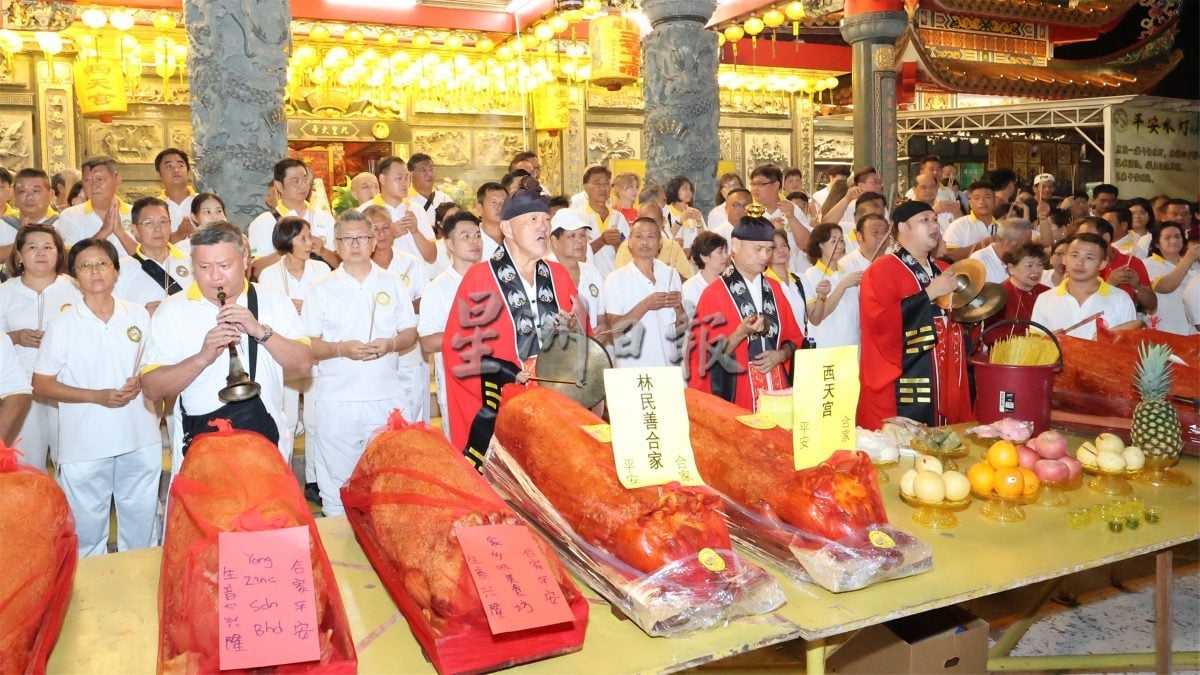 供星洲网/ 庇朥西天宫恭送九皇大帝圣驾回銮，10天庆典圆满落幕。