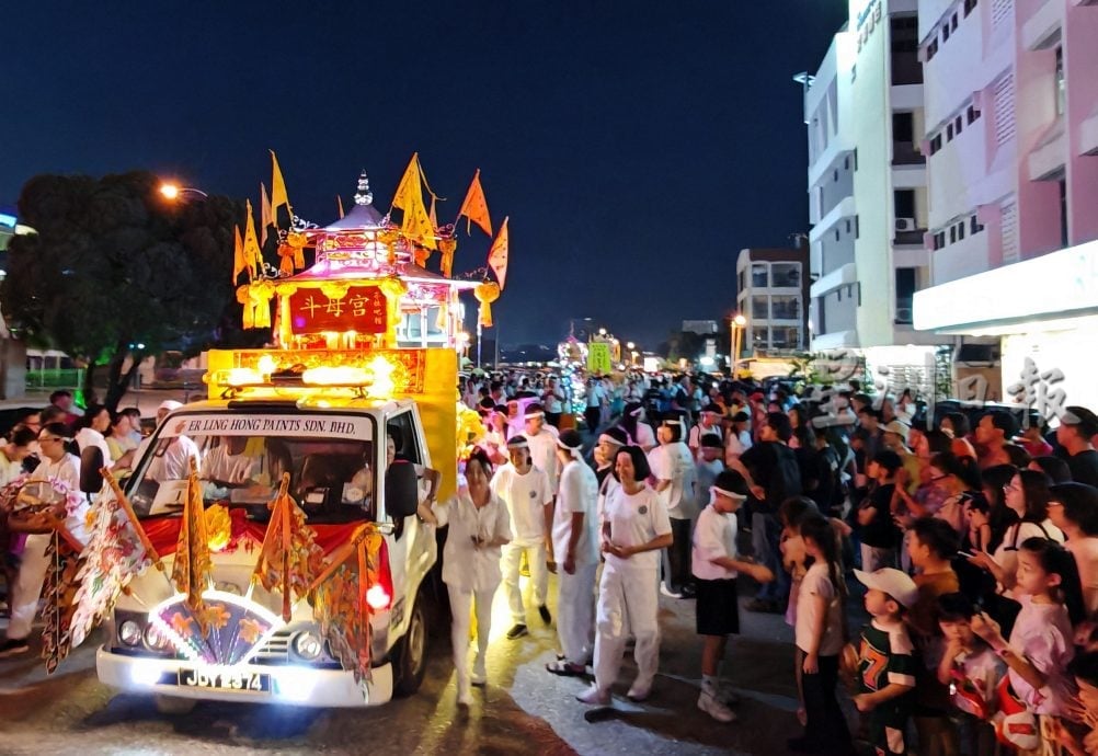 (已签发)柔:峇斗母宫巡境游行 54辆花车参与