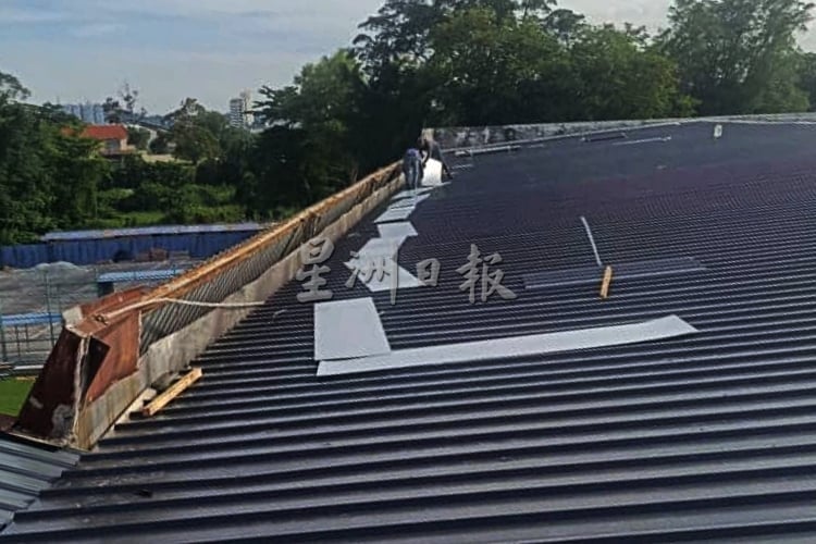 供星洲网/芙振中获交长赞助购买乐器，成立校内首支华乐团