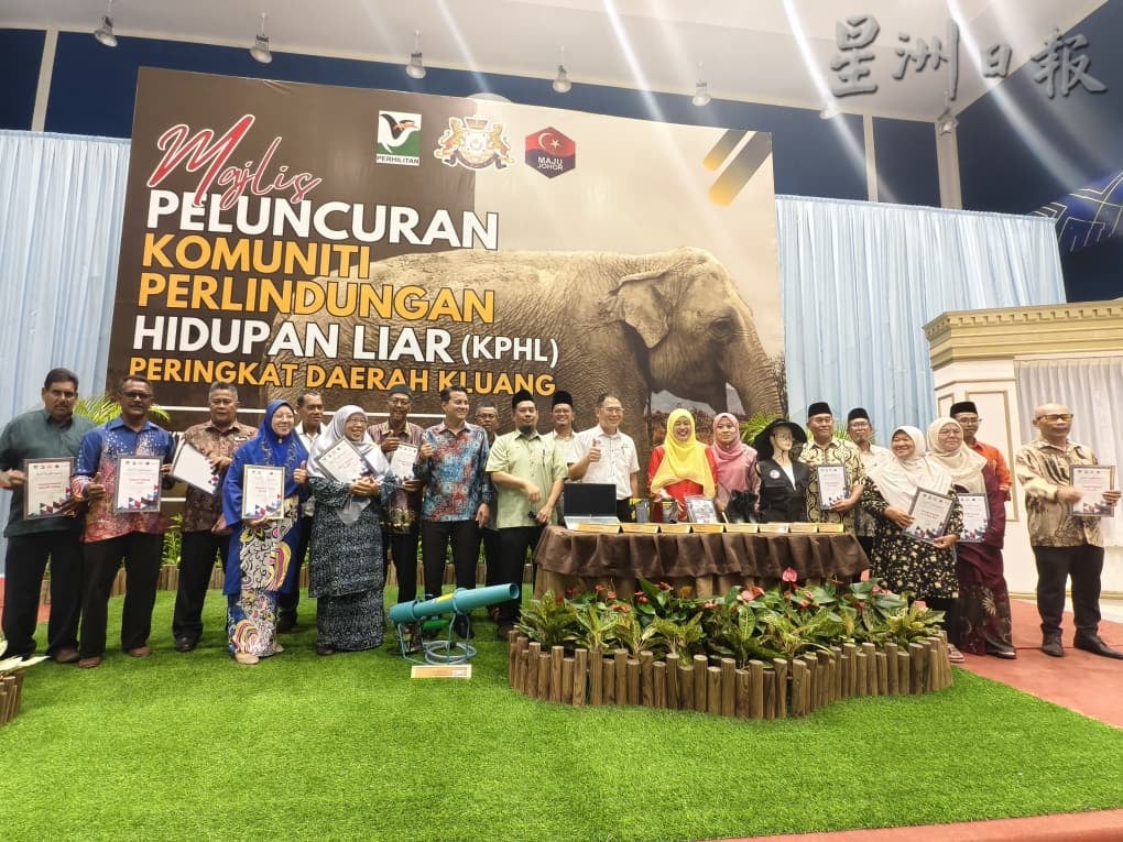 **已签发**柔:封面:銮成立全马首个野生动物保护队 林添顺:人象冲突事件已减少