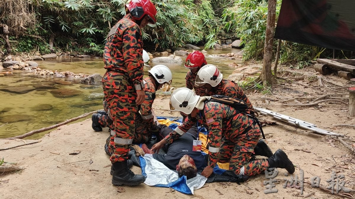 霹总警长:部署1400警力 全面戒备应对季候风