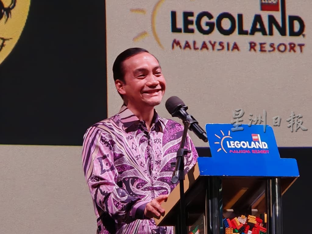 **已签发**柔:第三版头条:亚洲首法拉利体验馆〡翁哈菲兹:三造合作共推柔旅业成长