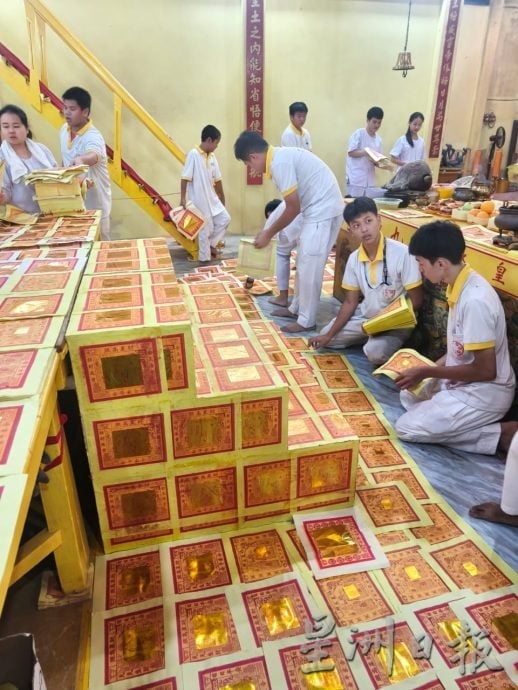 东(已签):吉兰丹灵应殿恭送九皇大帝回銮。