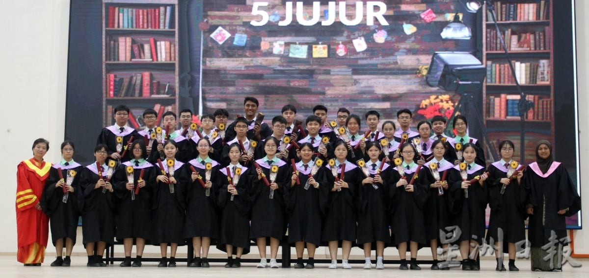 供星洲网/谢琪清:很多家长以为振华二校SPM成绩只是“差不多”,事实上是森4华中之冠