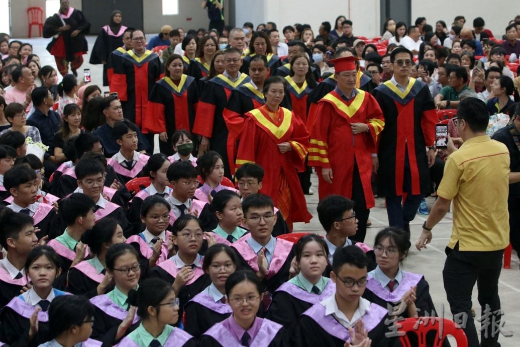 供星洲网/谢琪清:很多家长以为振华二校SPM成绩只是“差不多”,事实上是森4华中之冠