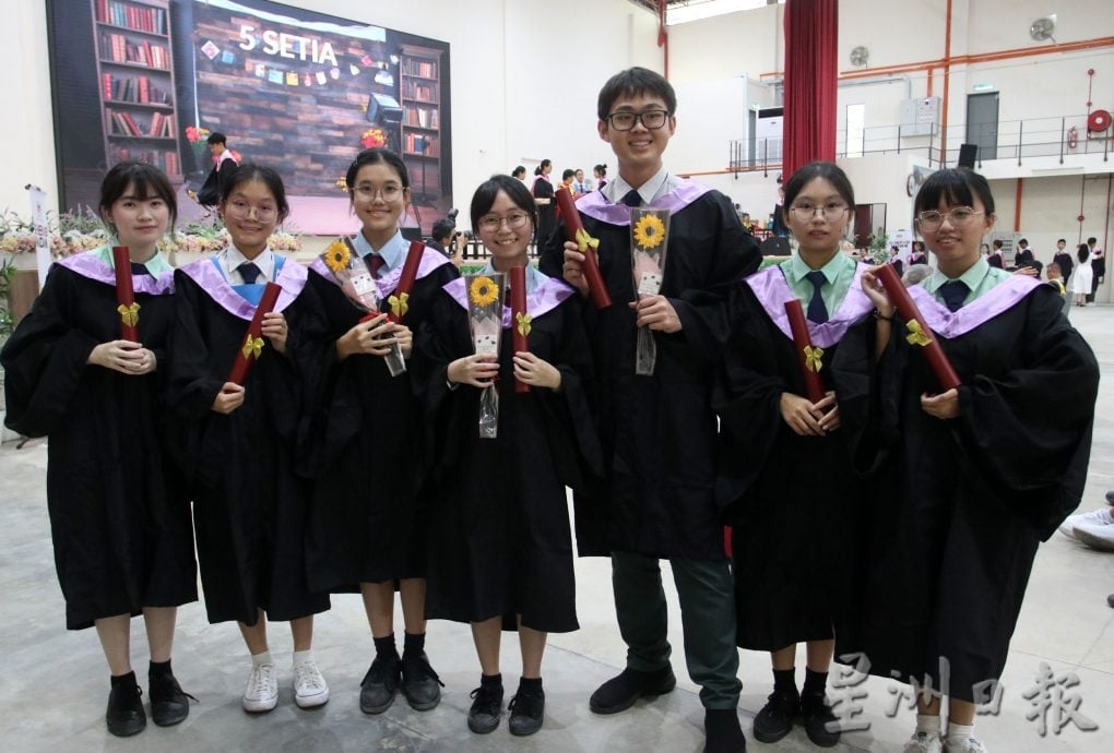 供星洲网/谢琪清:很多家长以为振华二校SPM成绩只是“差不多”,事实上是森4华中之冠