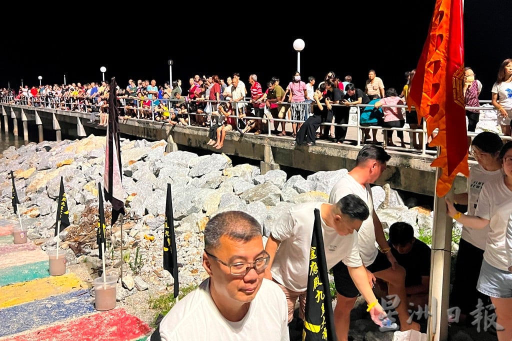 (大都会)双溪威灵应殿九皇大帝庙恭送九皇大帝