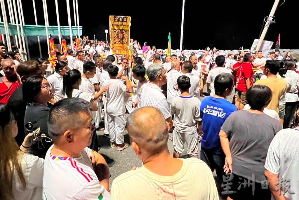 (大都会)双溪威灵应殿九皇大帝庙恭送九皇大帝