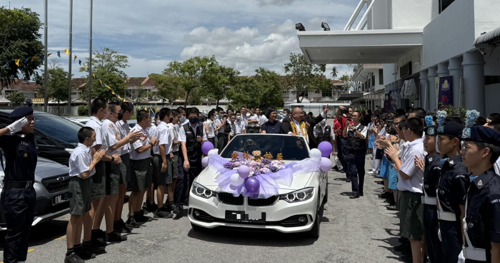 北海锺灵中学第十任校长欧财荣休