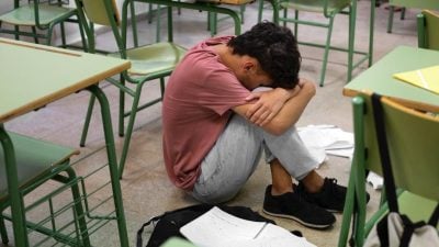 恶魔在身边（五） | 郑开丽：压力孤立交织 越罕见暴行 成因越复杂