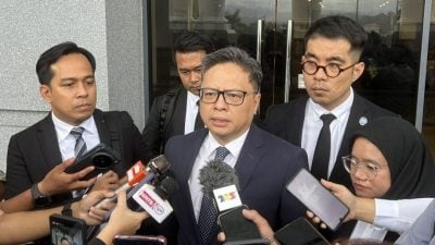 查拉坠楼案 |  证人：曾在垃圾桶发现 查拉日记本被撕烂