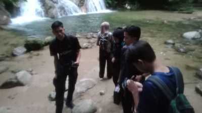 青年结伴瀑布嬉水 5人溺水 4女获救 1男昏迷