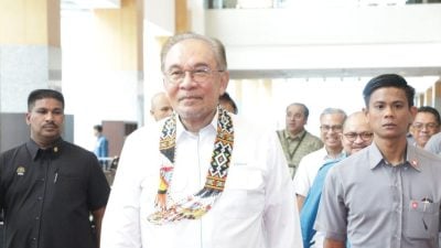 不予置评依温辞职   安华：待会再说