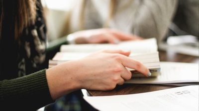 而我，只爱一个人/丘启枫（为林蔚颖诗集《而我，只爱一个人》作序）