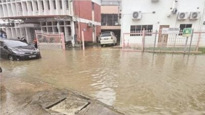 亚庇医院走道积水 民兴党：不可接受