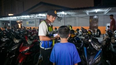 13岁童深夜玩“超人式”特技 53名未成年骑士落网