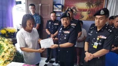 雷蒙警曹心脏病突发不治 . 警界同仁吊唁致哀